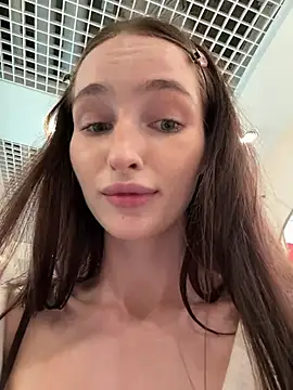-missbehaving-'s Live XXX Chat