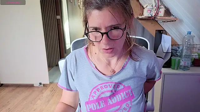 Lina_lou4 XXX чат на живо