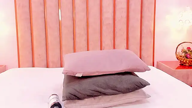 Zoe_Monrow's Live XXX Chat