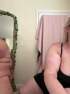 PiggyRose Show in webcam
