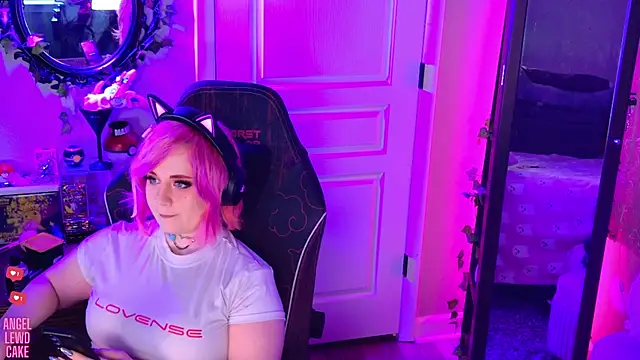 Czat XXX na żywo – Angel-Lewd-Cake