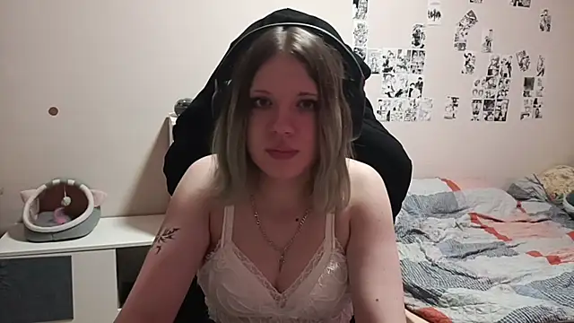 Chat +18 de ViolettaCatechini ao vivo