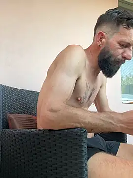 Pokazy przed kamerką – Michel_huge