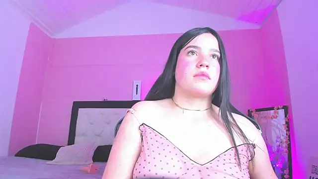 Julieth_Caandy Adlı Modelin Canlı XXX Sohbeti