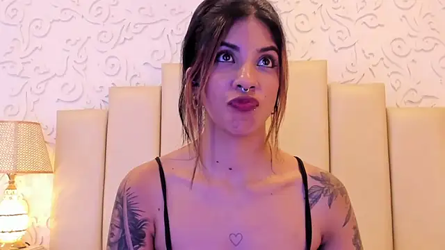 Chat XXX en directo de VioletaHills_