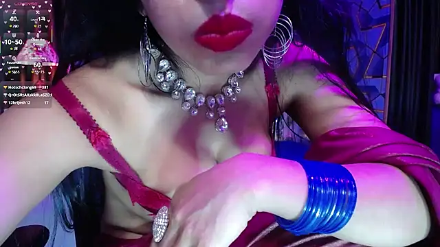 heyy_kiran Adlı Modelin Canlı XXX Sohbeti