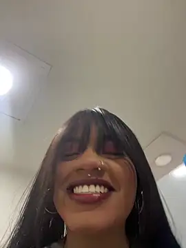 Mia_boobs24 Adlı Modelin Canlı XXX Sohbeti