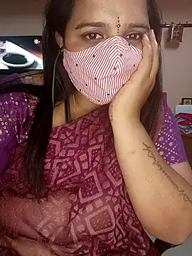 pirainilla Adlı Modelin Canlı XXX Sohbeti