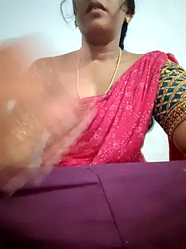 Tamil_Hot_HoneyBee Adlı Modelin Canlı XXX Sohbeti