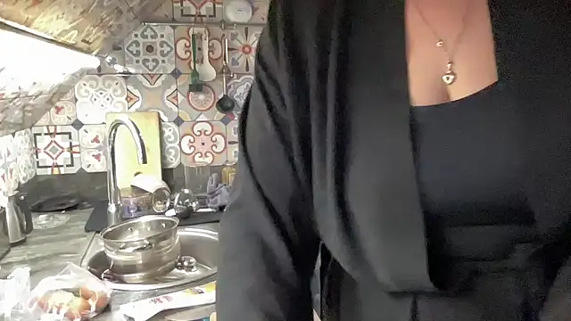 Jolenya Adlı Modelin Canlı XXX Sohbeti