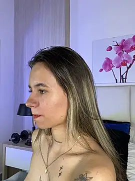 دردشة JuliaColemann الجنسية المباشرة