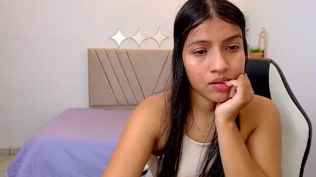 zara_cute Adlı Modelin Canlı XXX Sohbeti