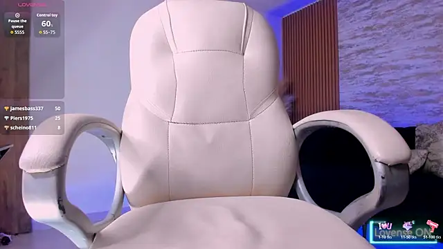 ANGIE-SMITH Adlı Modelin Canlı XXX Sohbeti
