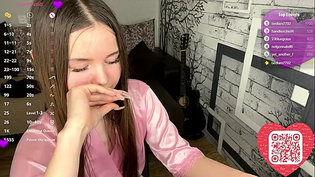 ElmiraDabato Adlı Modelin Canlı XXX Sohbeti