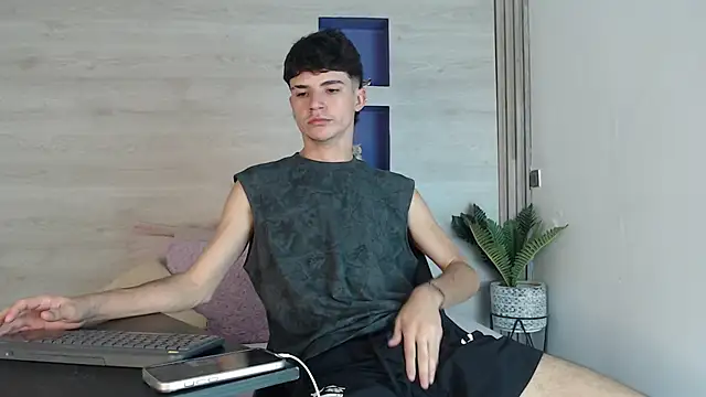 Logan_Steel Live XXX-chat