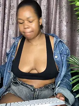 GoldenAss07's Live XXX Chat