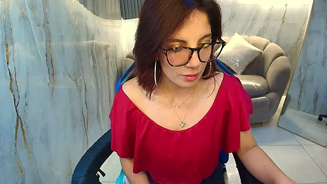 nadia_r_ 即時 XXX 聊天