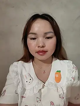 Mina_xYx Adlı Modelin Canlı XXX Sohbeti