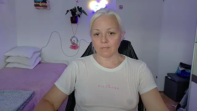 دردشة Linsy_Kim الجنسية المباشرة