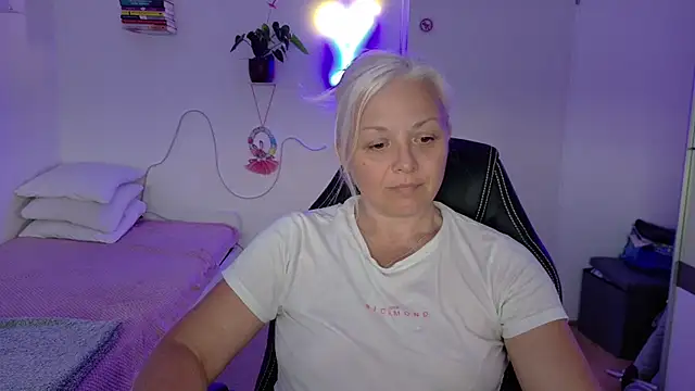 Chat +18 de Linsy_Kim ao vivo