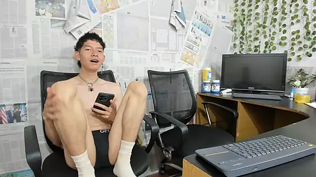 heyy_noah11 Live XXX Chat