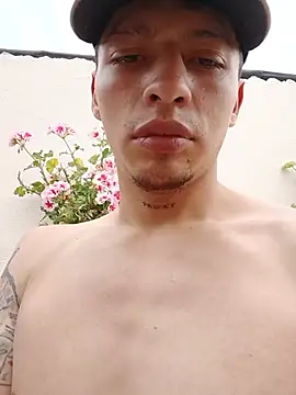 Mlkvzla 即時 XXX 聊天