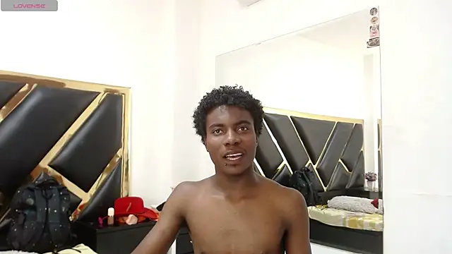 NoahJhonson69 Live XXX Chat