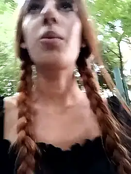 Andreea_Foxx élő XXX-chatje
