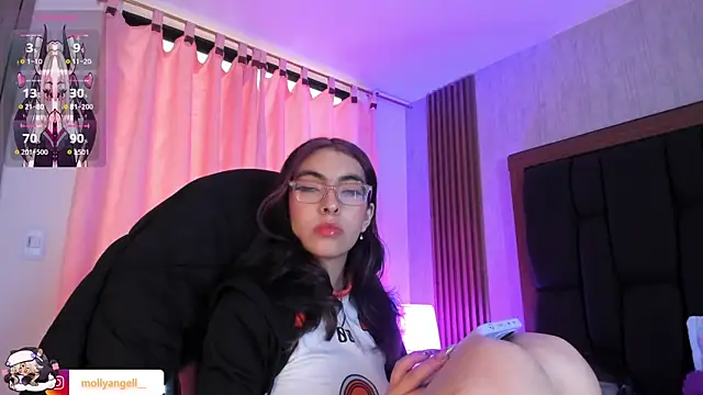 Molly_A live XXX chat