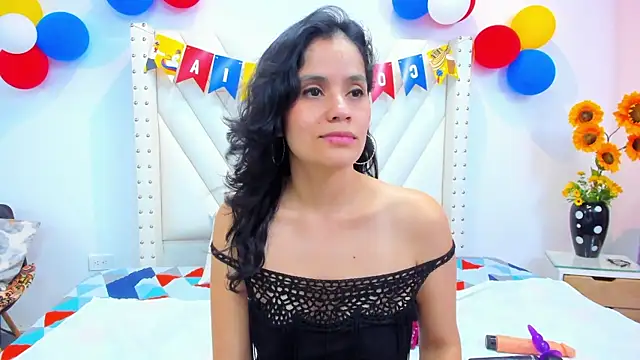 Paulynavera Adlı Modelin Canlı XXX Sohbeti