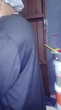 ChubbyMidgetxxx19 Adlı Modelin Canlı XXX Sohbeti