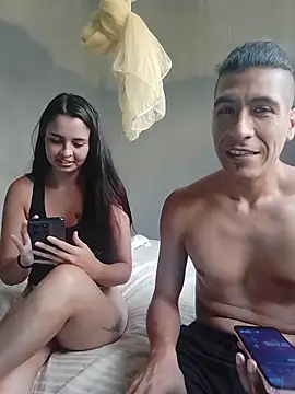 Rodri-Cami's Live XXX Chat