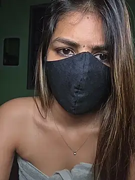 Isha_Sax Adlı Modelin Canlı XXX Sohbeti