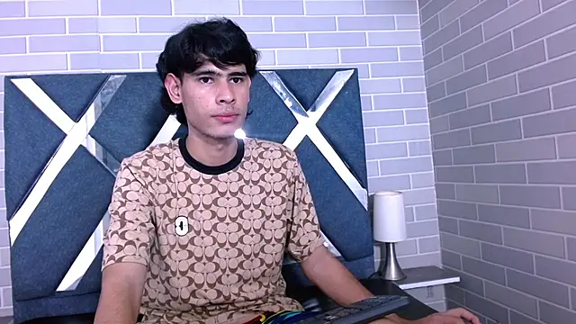 دردشة Kevin_Brooks1 الجنسية المباشرة