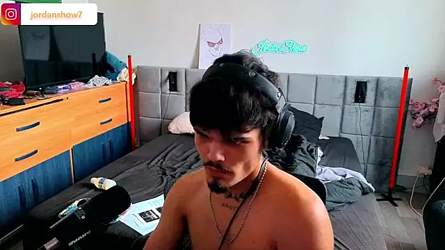 JordanShow Live XXX Chat