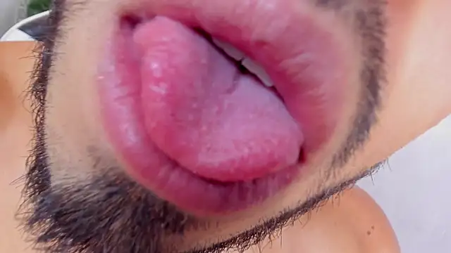 Markos_Miles 现场XXX聊天