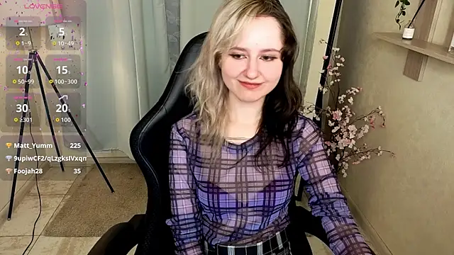 LinaVeritas' Live XXX Chat