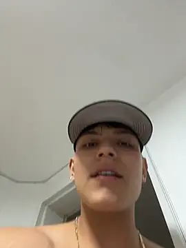 Chat XXX en directo de DilanMiller_