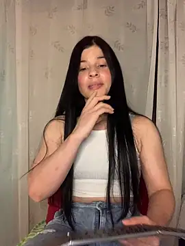 Estefani_32 Live XXX-chat