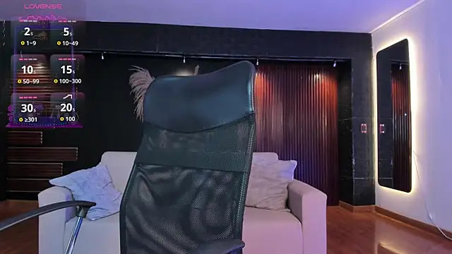 Chat +18 de arianarousee ao vivo
