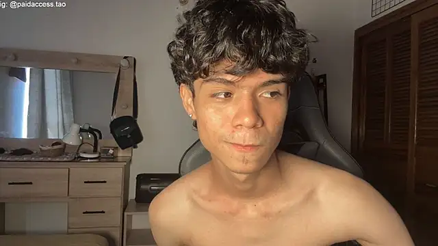 XXX chat uživo modela OopsAgain_