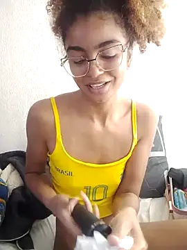 Chat +18 de Emanuelle_manu ao vivo