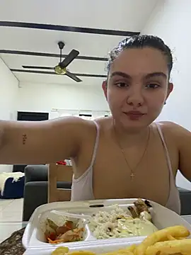 Eva_stark10 Adlı Modelin Canlı XXX Sohbeti