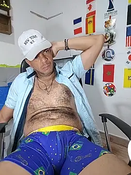 Онлайн чат XXX latinmartin73