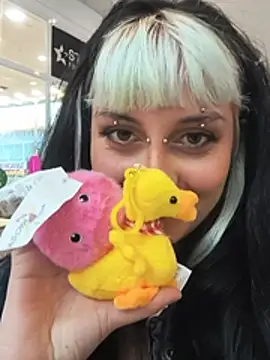 Chat +18 de Lola_bunnydoll ao vivo