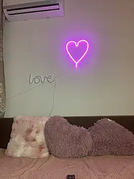 Sabrinedivinee Chat XXX in diretta