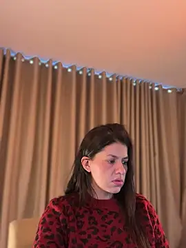 Zandrina Adlı Modelin Canlı XXX Sohbeti