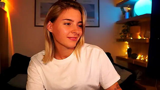 tiny_pixieee's Live XXX Chat