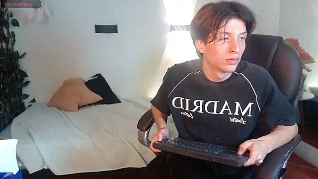 Онлайн чат XXX Marcoviolet