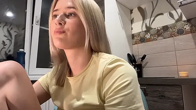 دردشة Blonde_strict الجنسية المباشرة
